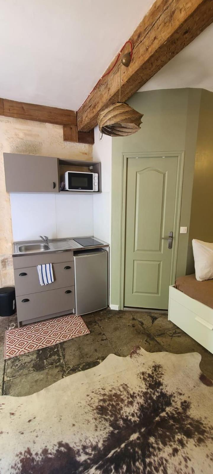 Studio Au Coeur Historique De Montpellier, 2 Personnes Et Wifi Exteriör bild