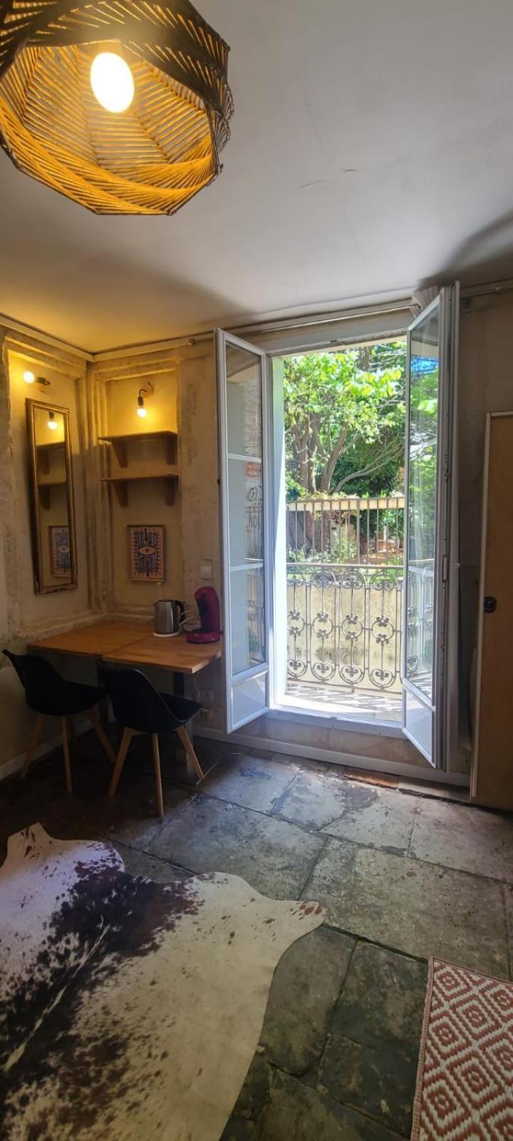 Studio Au Coeur Historique De Montpellier, 2 Personnes Et Wifi Exteriör bild