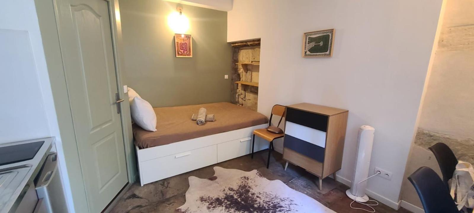 Studio Au Coeur Historique De Montpellier, 2 Personnes Et Wifi Exteriör bild