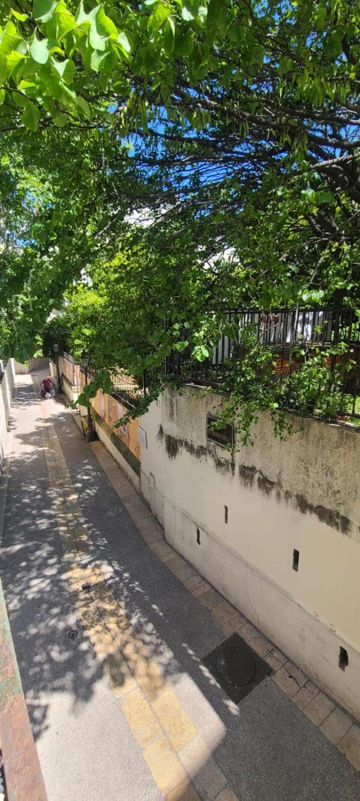 Studio Au Coeur Historique De Montpellier, 2 Personnes Et Wifi Exteriör bild